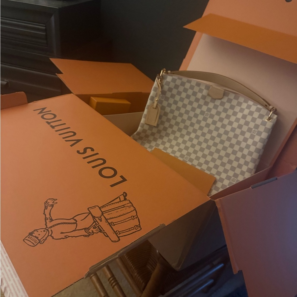 Louis Vuitton Checkered Graceful MM purse and matching wallet. Brand new